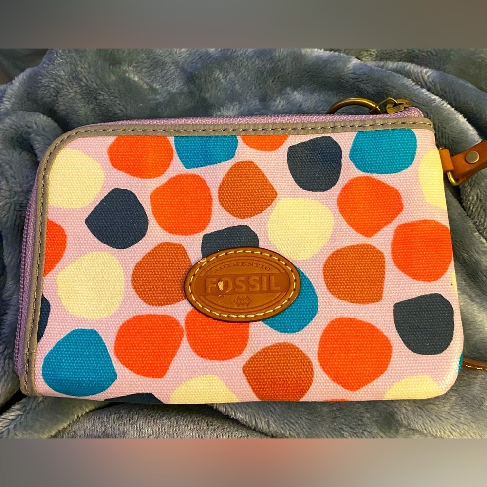 Fossil wristlet pinkish with multicolored dots zippered closure card slots. OSP